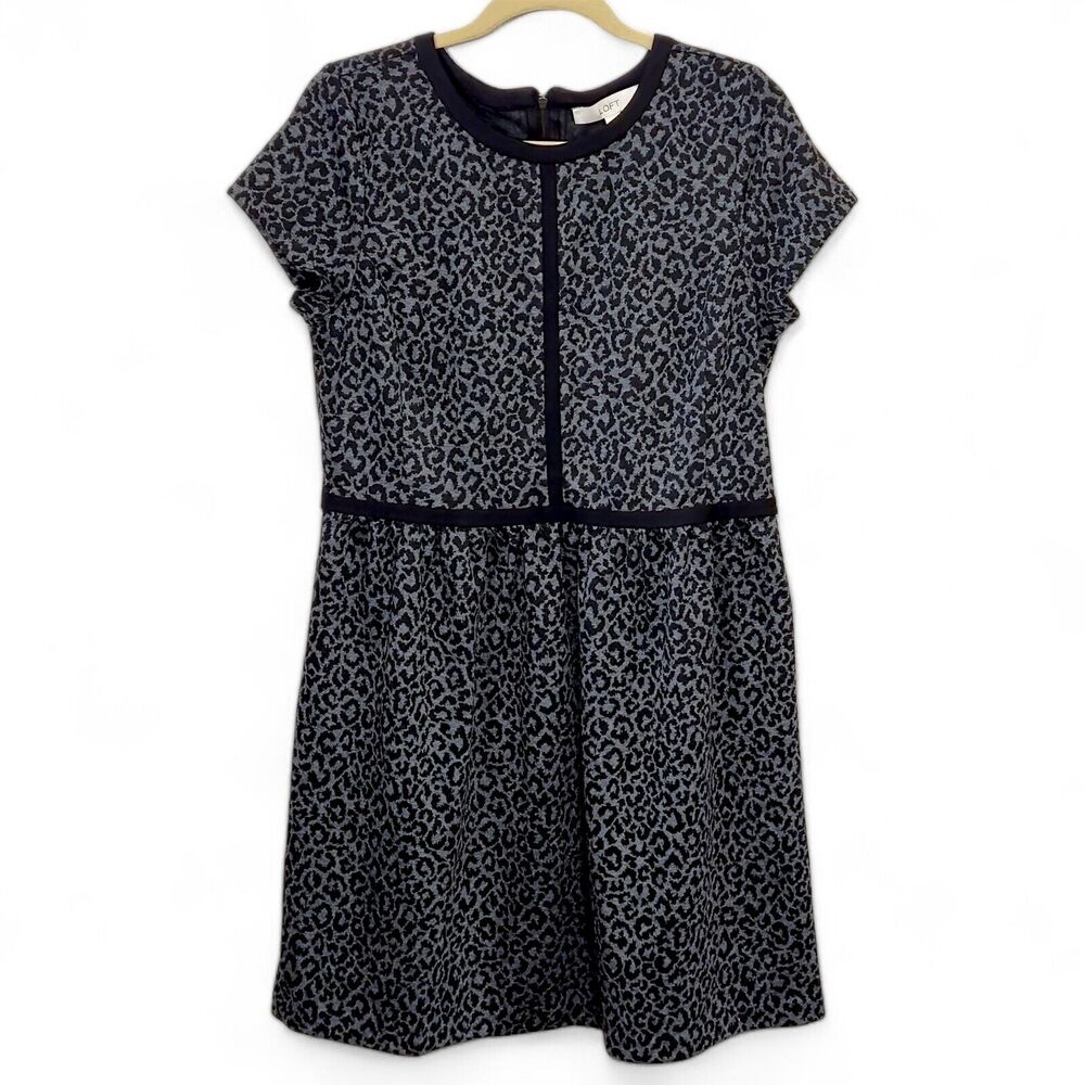 Loft Short Sleeve Dress Animal Print Size 12 Monochrome Cinched Waist